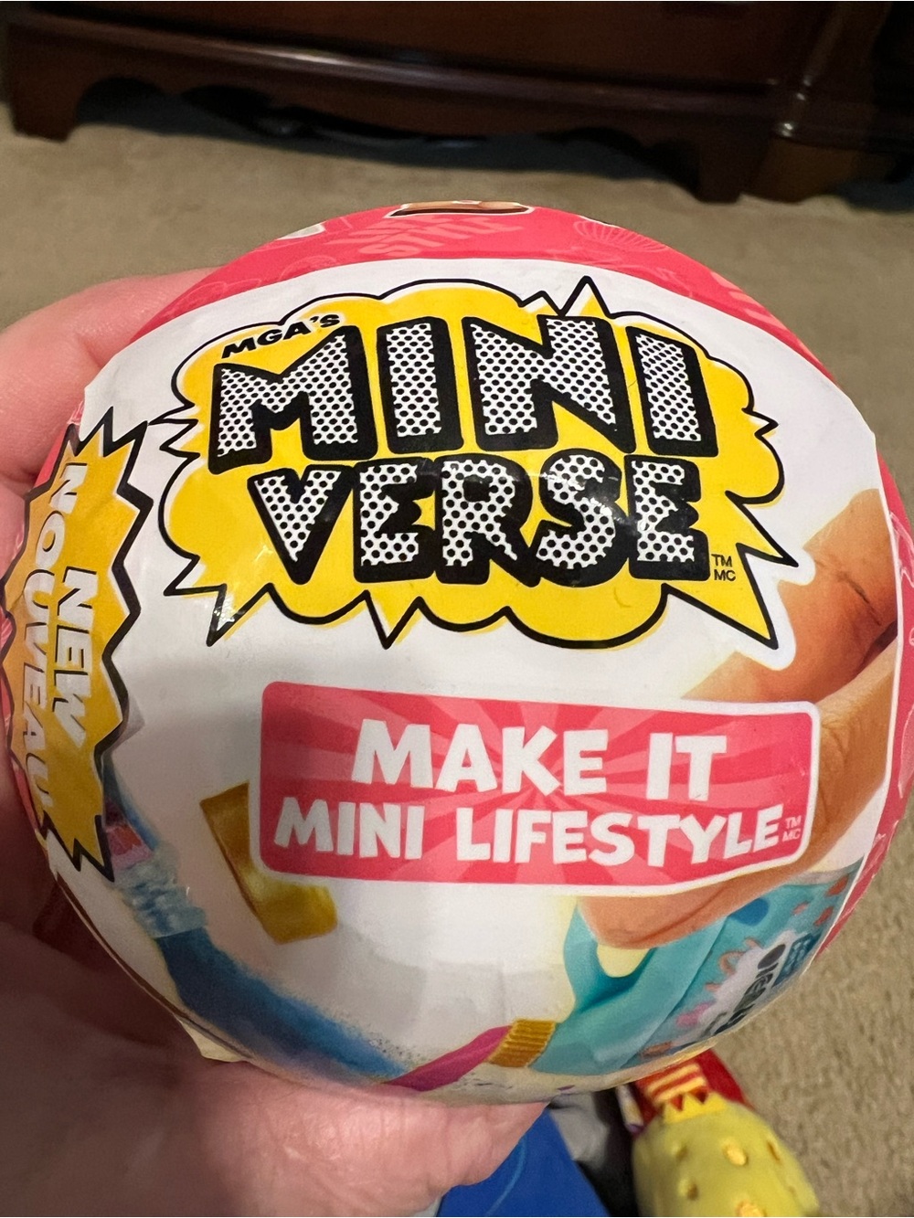 MGA's MINIVERSE Surprise Ball - make it mini lifestyle series 2